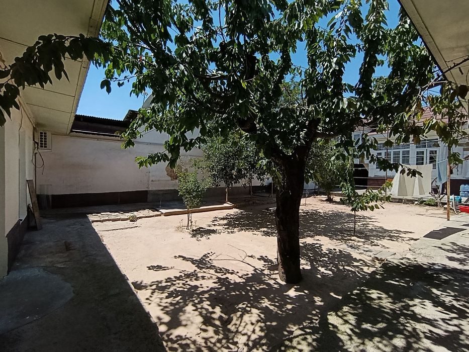 8-room house, 1 m², Tashkent, Almazar District, for sale