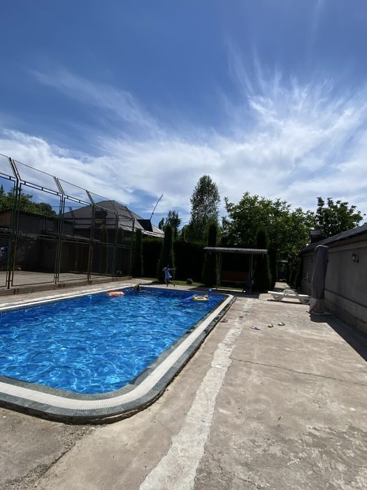 6-room dacha, 1800 m², Tashkent, Almazar District, for sale