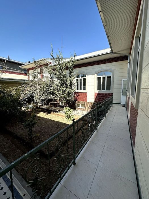 6-room house, 4 m², Tashkent, Almazar District, for sale