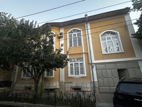 10-xonali uy, 300 m²