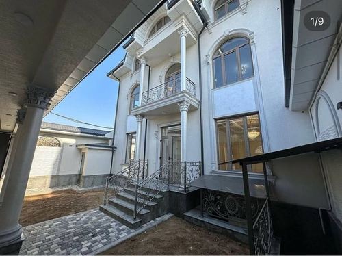 9-room house, 444 m²