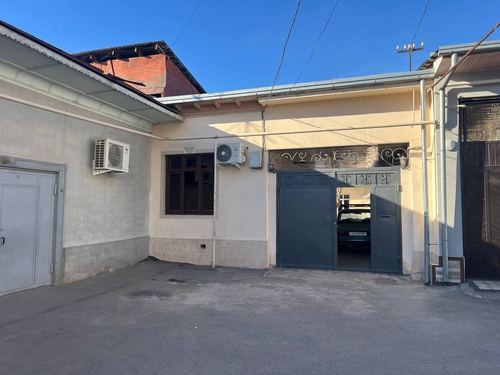 7-xonali uy, 440 m²
