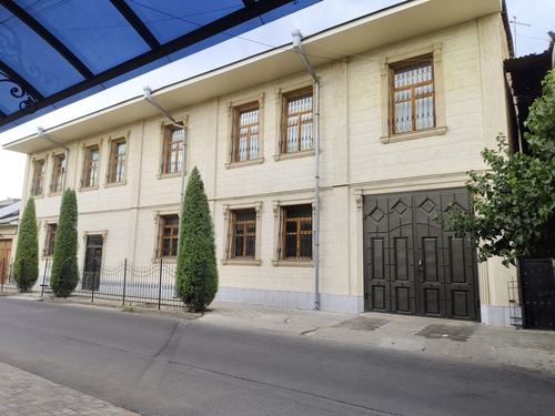 9-xonali uy, 1061 m²