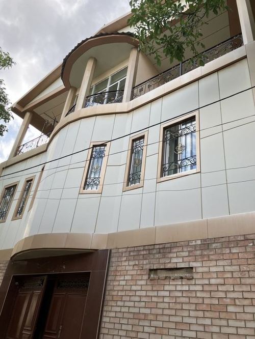 5-xonali uy, 1211 m²