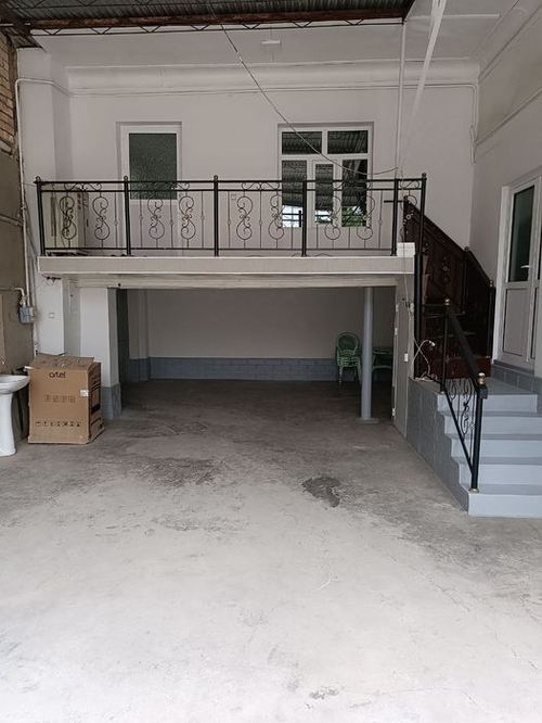 5-room house, 4400 m²