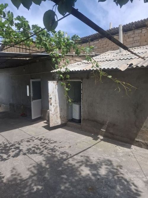 Uy sotiladi, chernayifka, sirğali mahallada, sulola 78 uy