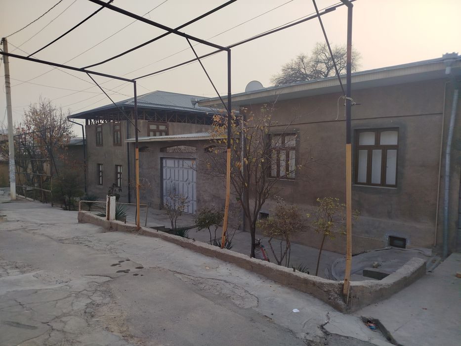 13-комнатная часть дома, 1 м², Ташкент, Алмазарский район, на продажу