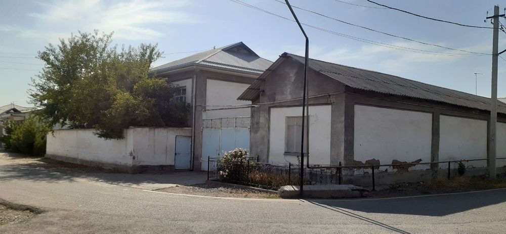 10-xonali uy, 240 m², Нурафшан (Тойтепа), sotuvga