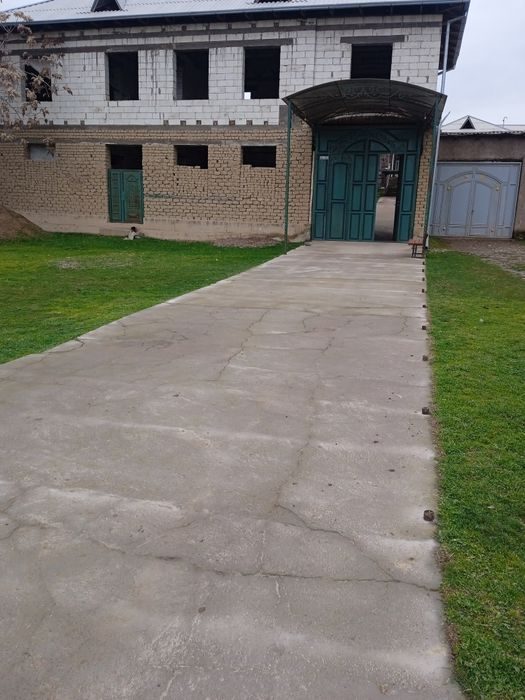 10-room house, 20 m², Нурафшан (Тойтепа), for sale