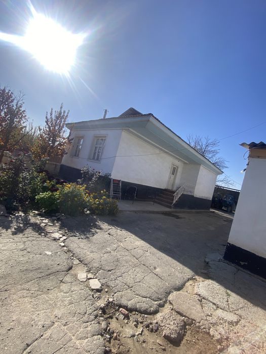 9-xonali uy, 900 m², Нурафшан (Тойтепа), sotuvga