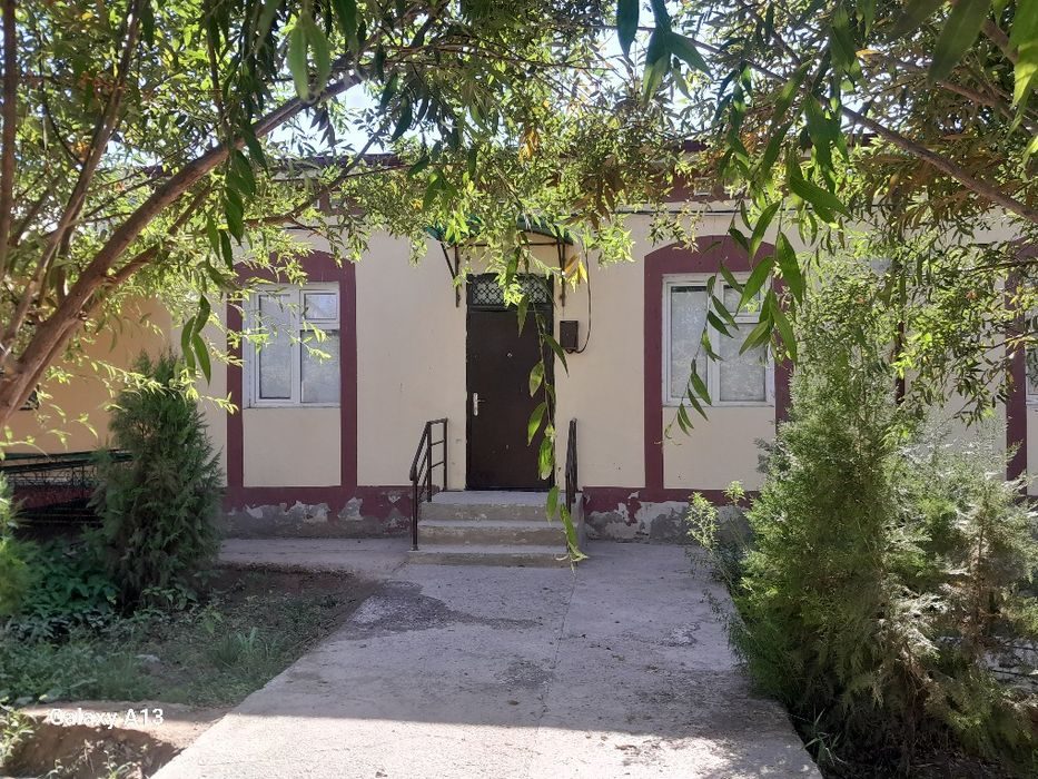 4-комнатный дом, 200 м², Бустан, на продажу