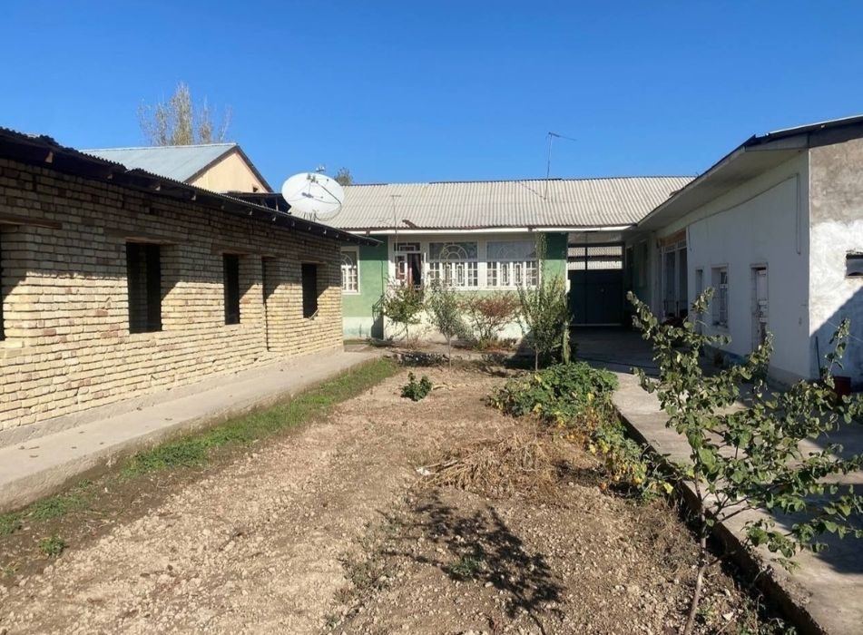 9-room house, 800 m², Нурафшан (Тойтепа), for sale