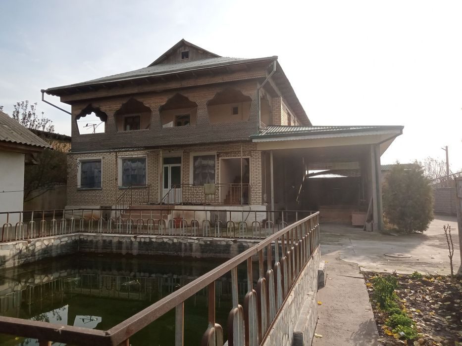 11-room dacha, 3100 m², Нурафшан (Тойтепа), for sale