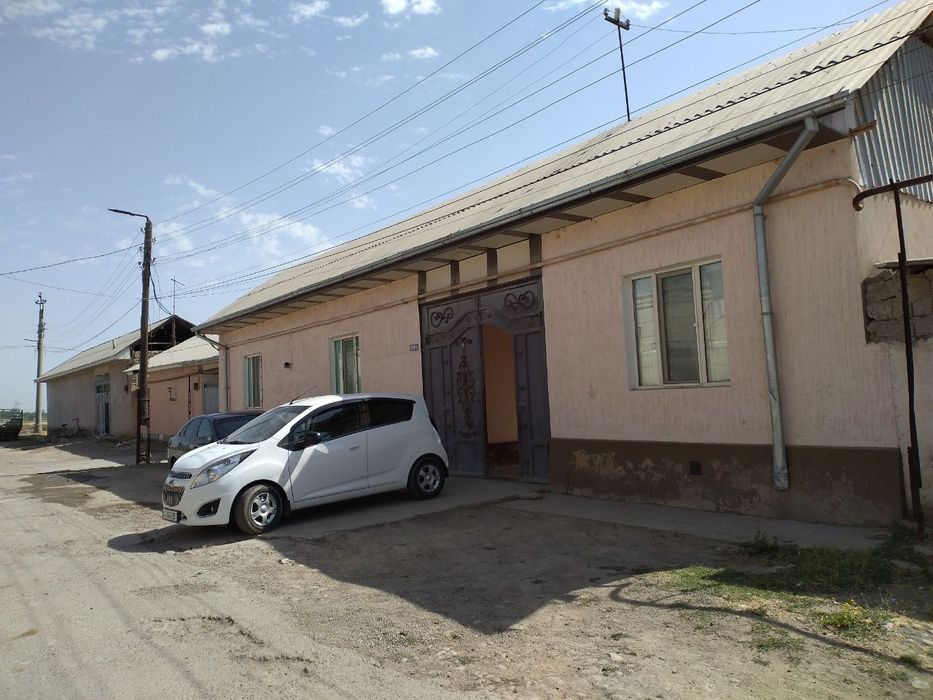 5-room house, 8200 m², Нурафшан (Тойтепа), for sale
