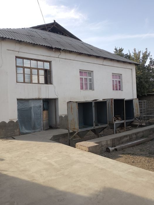 8-room house, 1 m², Нурафшан (Тойтепа), for sale