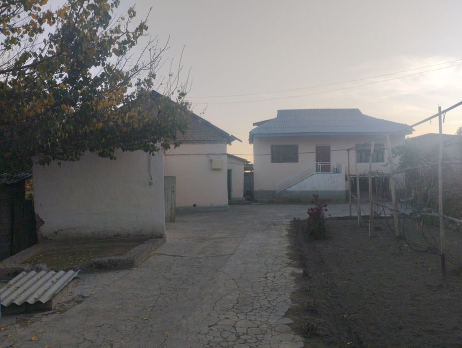 8-room house, 200 m², Нурафшан (Тойтепа), for sale