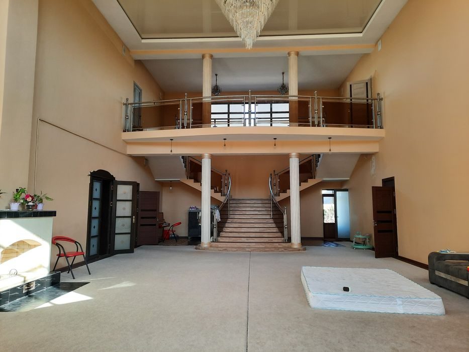 8-room house, 400 m², Нурафшан (Тойтепа), for sale