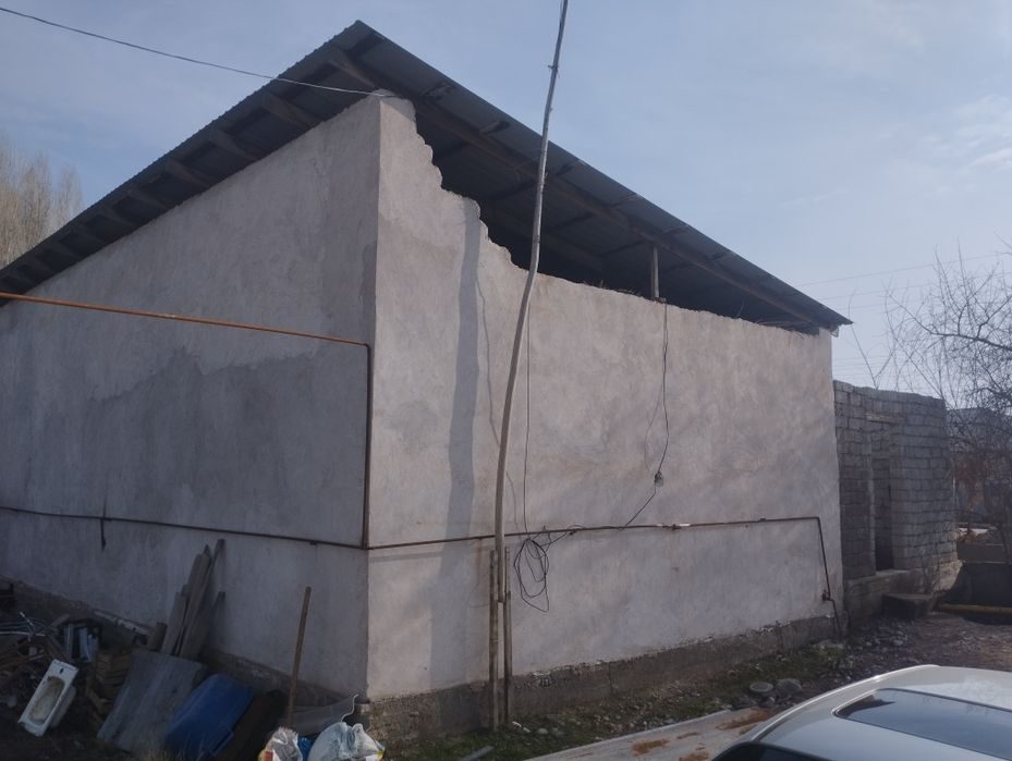 3-room dacha, 2 m², Нурафшан (Тойтепа), for sale