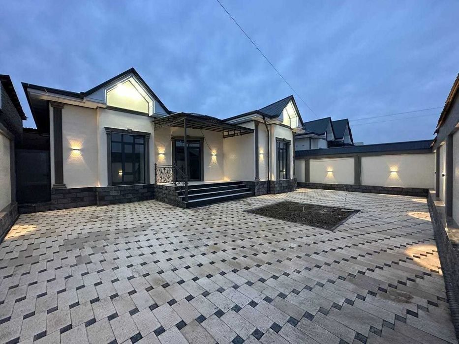 4-room house, 300 m², Нурафшан (Тойтепа), for sale