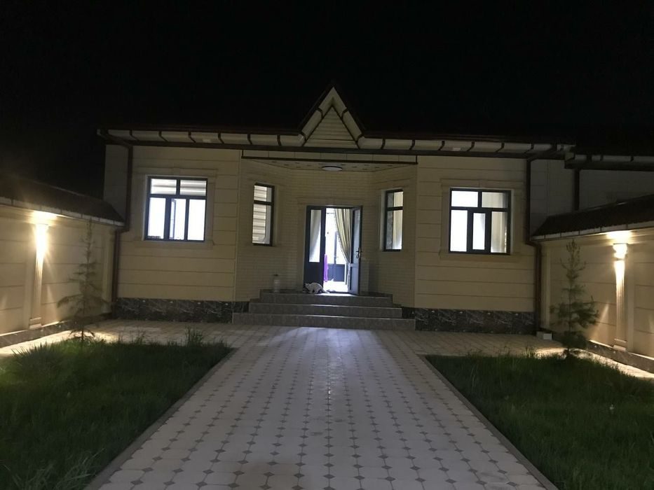 4-room house, 350 m², Нурафшан (Тойтепа), for sale
