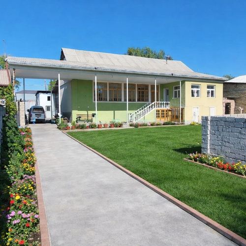 11-room house, 8 m²