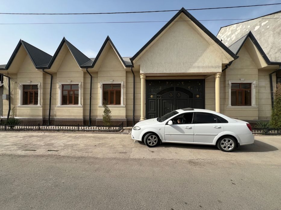 7-room house, 400 m², Нурафшан (Тойтепа), for sale