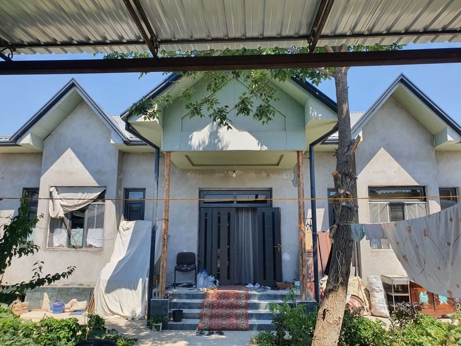 4-room house, 300 m², Нурафшан (Тойтепа), for sale