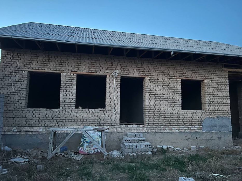 4-room house, 300 m², Нурафшан (Тойтепа), for sale