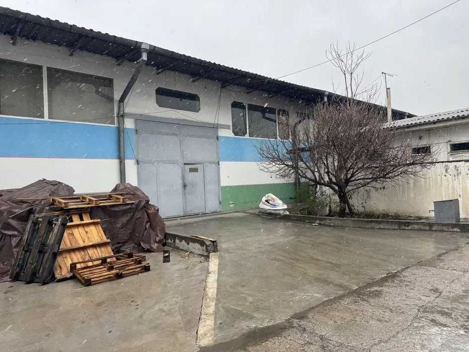 Сдаётся здание под производство в Жомий
