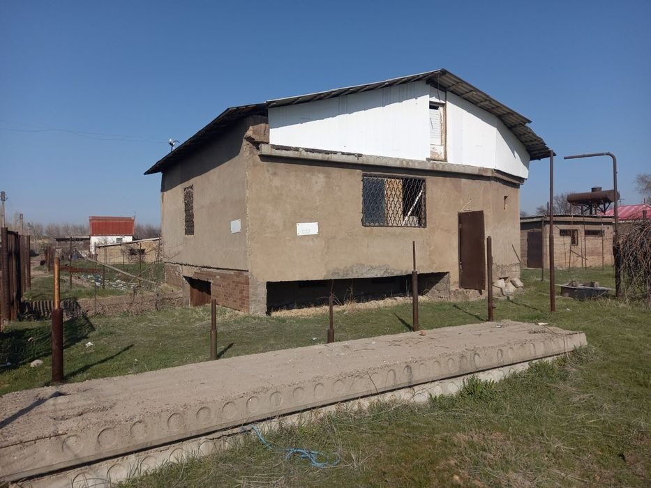 3-room dacha, 2400 m², Нурафшан (Тойтепа), for sale