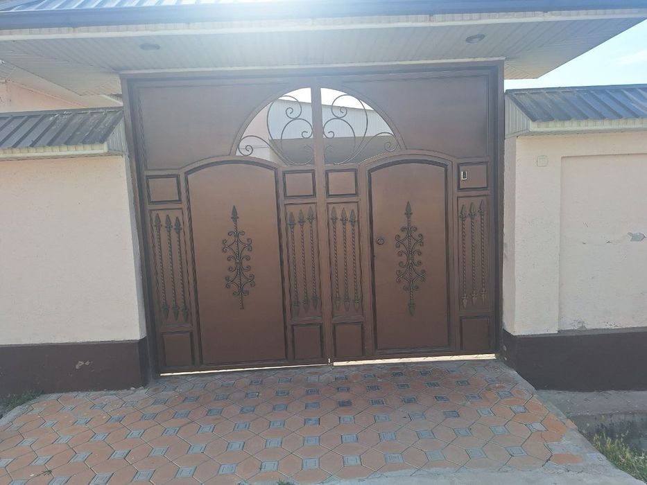 5-room cottage, 600 m², Нурафшан (Тойтепа), for sale