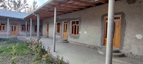 8-room house, 11.8 m²