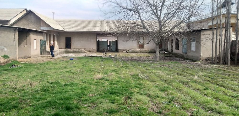 5-room house, 1000 m², Нурафшан (Тойтепа), for sale