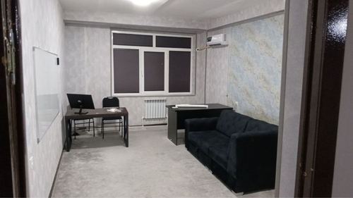 Небольшой меблированный офис на алмазаре
