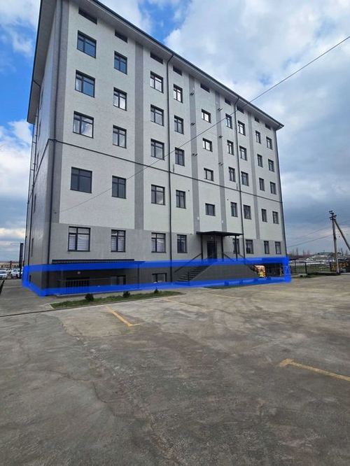 Нурафшон шахрида Нотурар бино сотилади.йертула кисми,