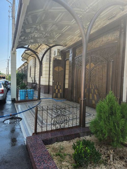 9-room house, 800 m²