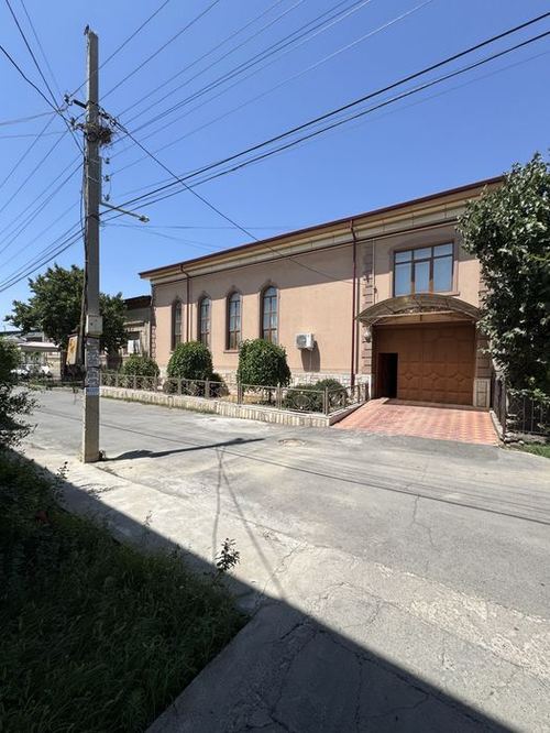9-room house, 300 m²