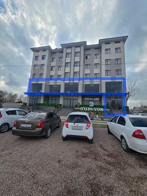 Нурафшон шахрида Нотурар бино ижарага берилади 2-кават 450 кв.м.