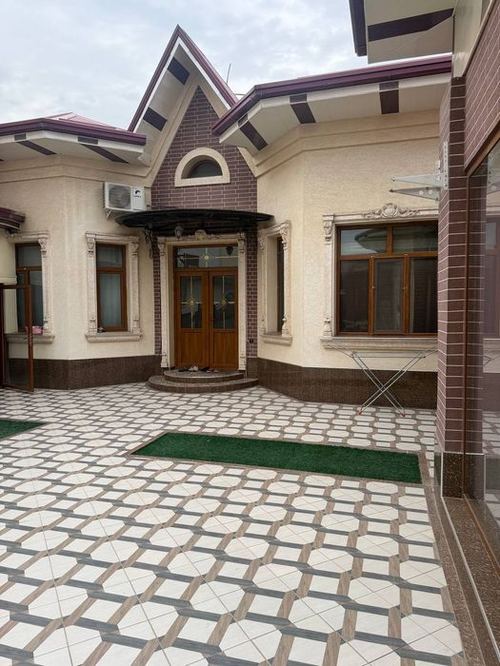 9-xonali uy, 300 m²