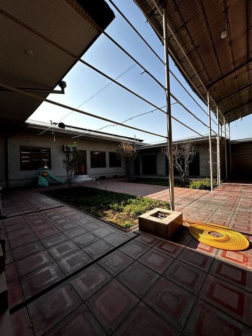 8-xonali uy, 250 m²