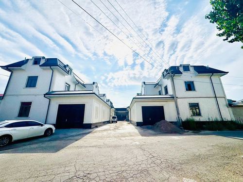 10-xonali uy, 1700 m²