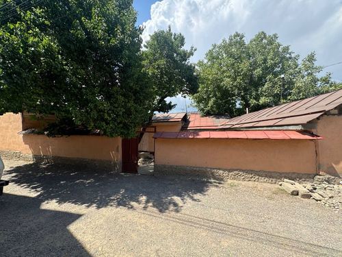 3-room house, 300 m²