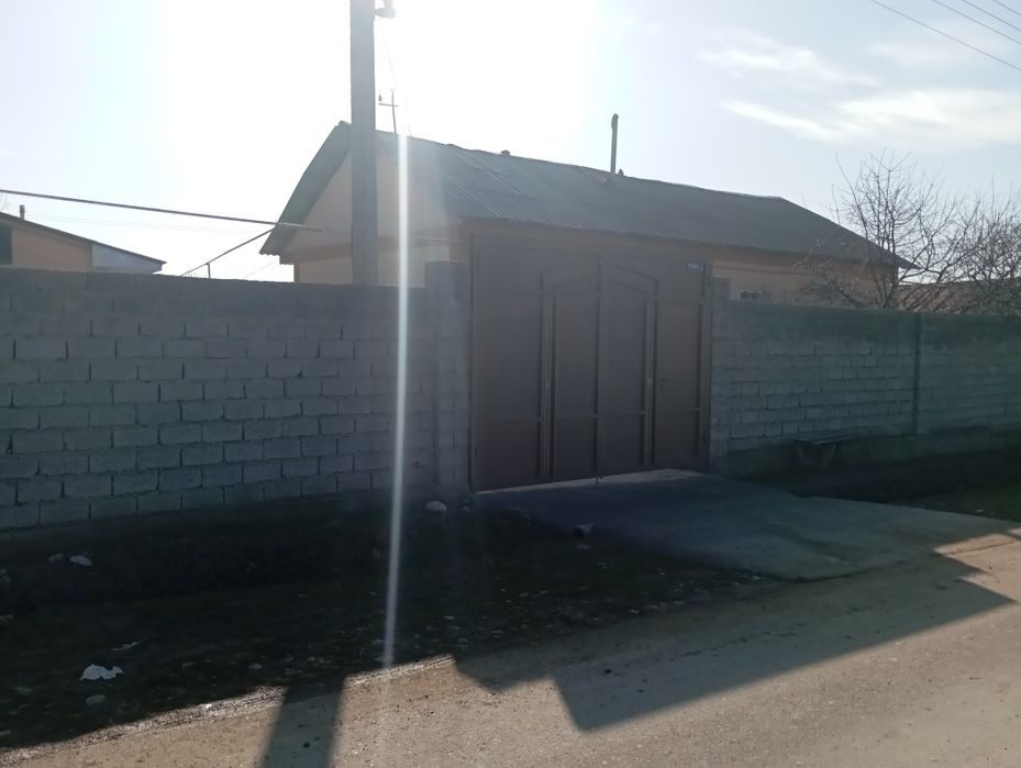 3-room house part, 1200 m², Паркент, for sale