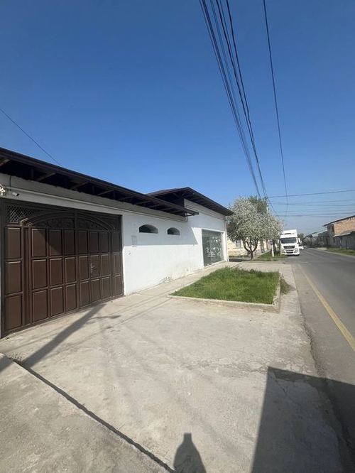 5-комнатный дом, 250 м²