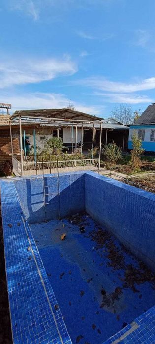 4-room dacha, 1 m², Паркент, for sale