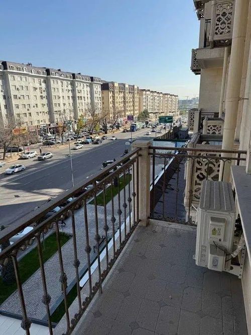 3-xonali kvartira, 109 m²