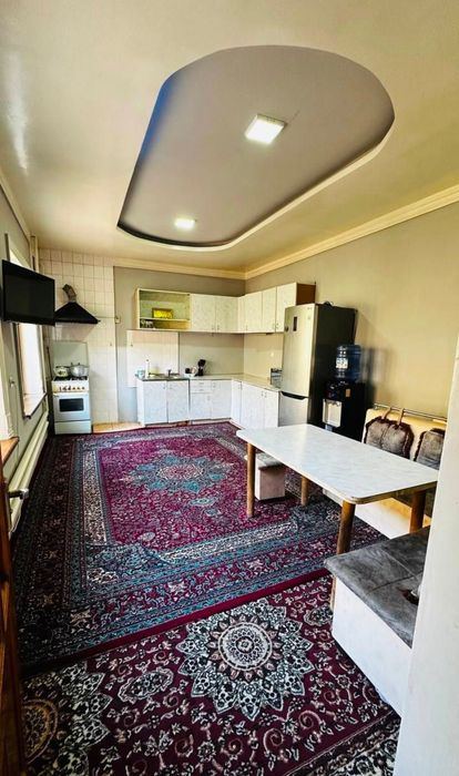 5-room house, 300 m²