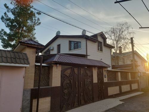5-room house, 6000 m²
