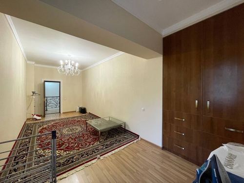 5-room apartment, 240 m²