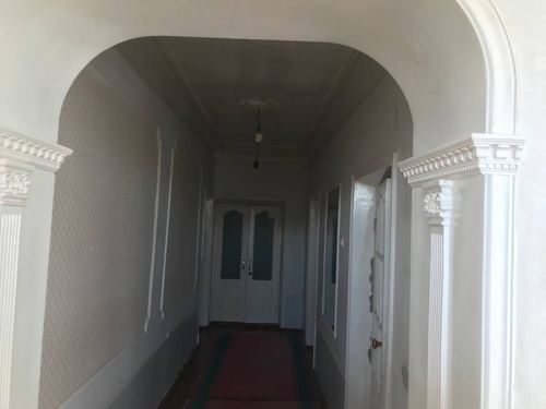 6-room house, 8000 m²